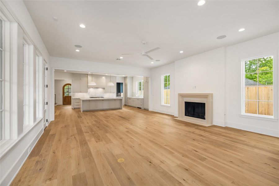 Spacious, unfurnished interior of a new home in , Houston (Image 17).