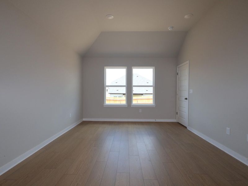 Spacious, unfurnished interior of a new home in Cascades at Onion Creek, Austin (Image 13).