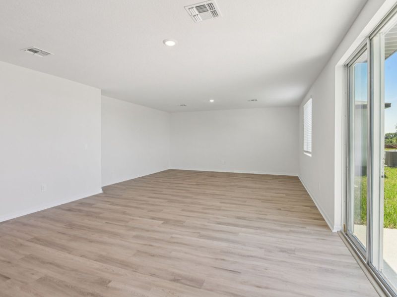 Spacious, unfurnished interior of a new home in Oakfield Trails - Classic Series, Parrish (Image 7).