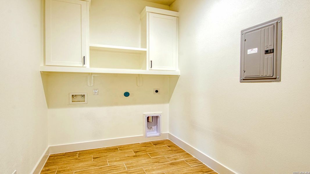 Spacious, unfurnished interior of a new home in , Spring Branch (Image 28).