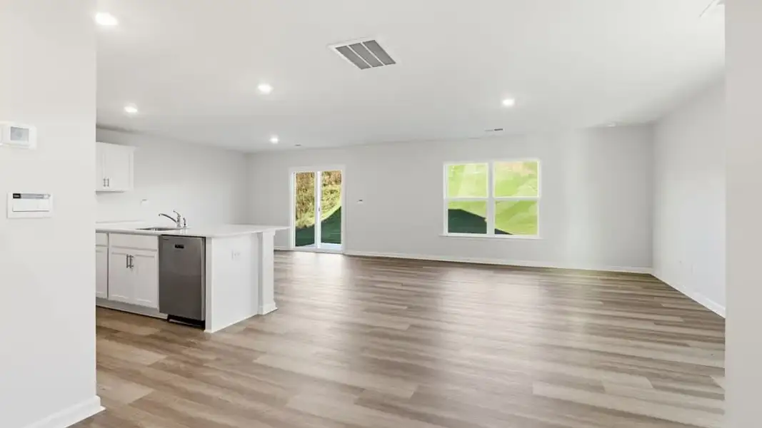 Spacious, unfurnished interior of a new home in Cedar Gap, Fountain Inn (Image 13). Spacious, unfurnished interior of a new home in Cedar Gap, Fountain Inn (Image 13).