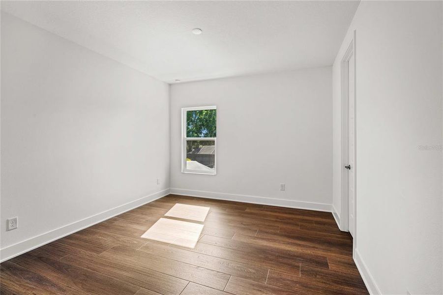 Spacious, unfurnished interior of a new home in , Tampa (Image 21).