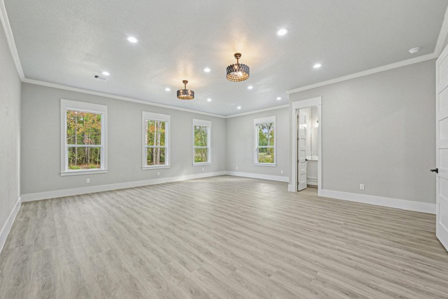 Spacious, unfurnished interior of a new home in , Dayton (Image 28).