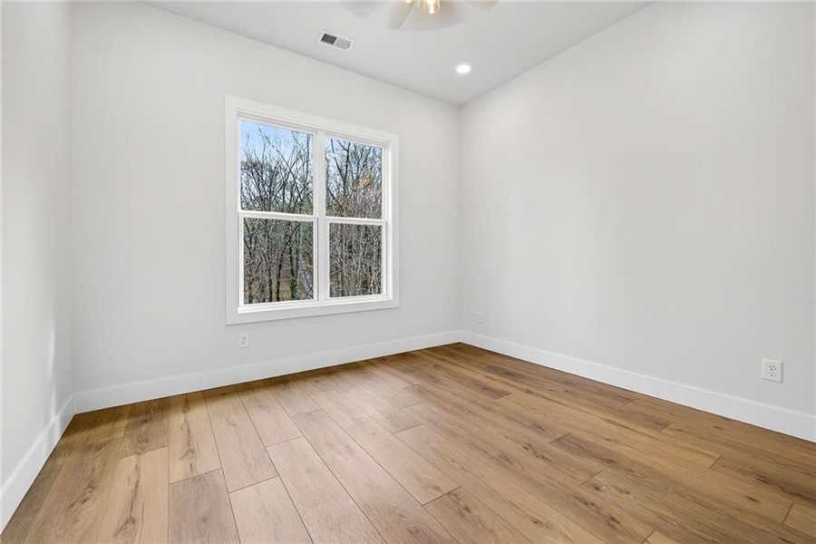 Spacious, unfurnished interior of a new home in , Gainesville (Image 21).