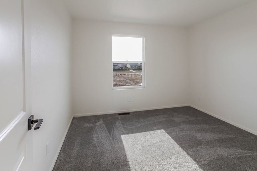 Spacious, unfurnished interior of a new home in Trailside, Timnath (Image 24).