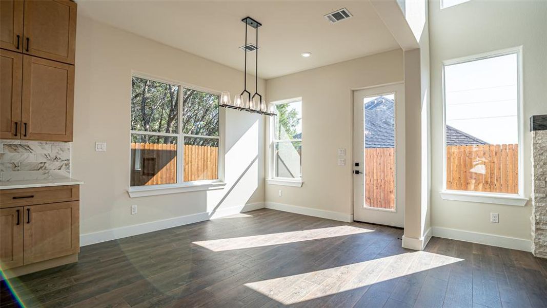 Spacious, unfurnished interior of a new home in , Granbury (Image 19).