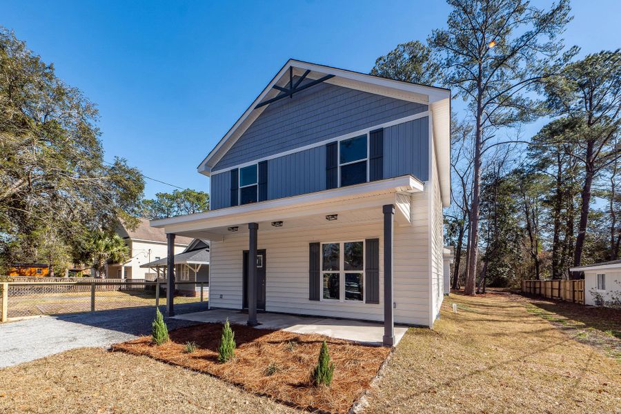 Front exterior of a new home in , Summerville, SC, highlighting curb appeal (Image 1). Front exterior of a new home in , Summerville, SC, highlighting curb appeal (Image 1).