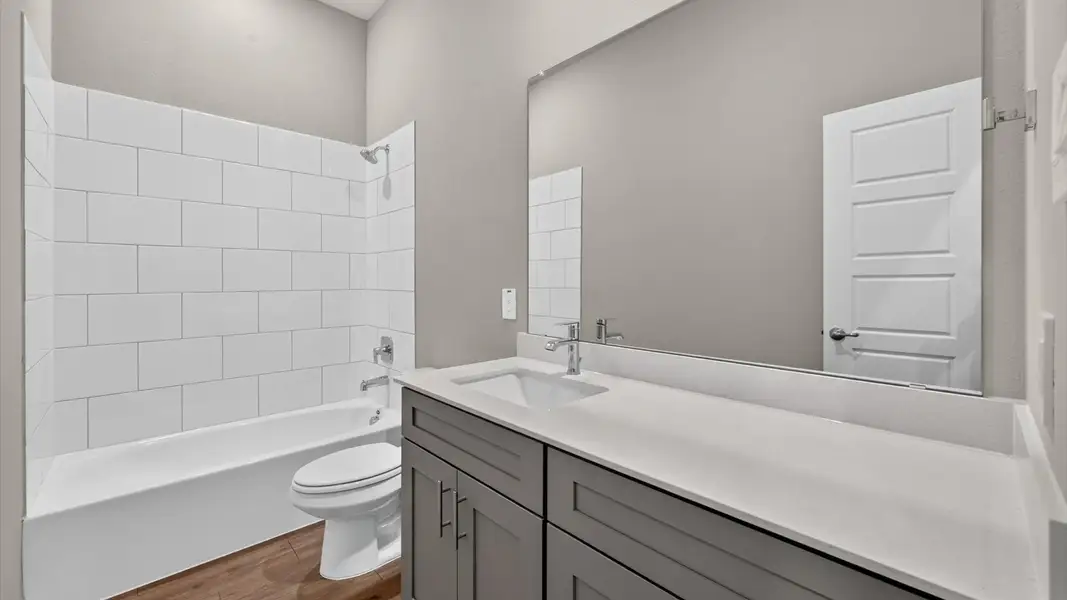 Furnished interior view inside a new home in Lakeview Pointe, Grand Prairie (Image 10).