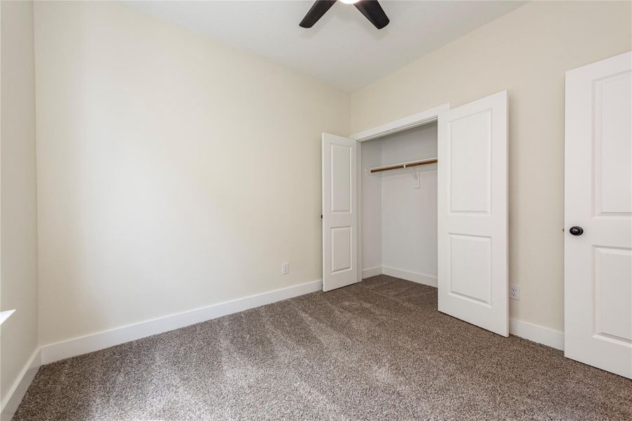 Spacious, unfurnished interior of a new home in , Santa Fe (Image 16).