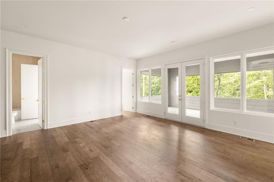 Spacious, unfurnished interior of a new home in , Chattahoochee Hills (Image 18).