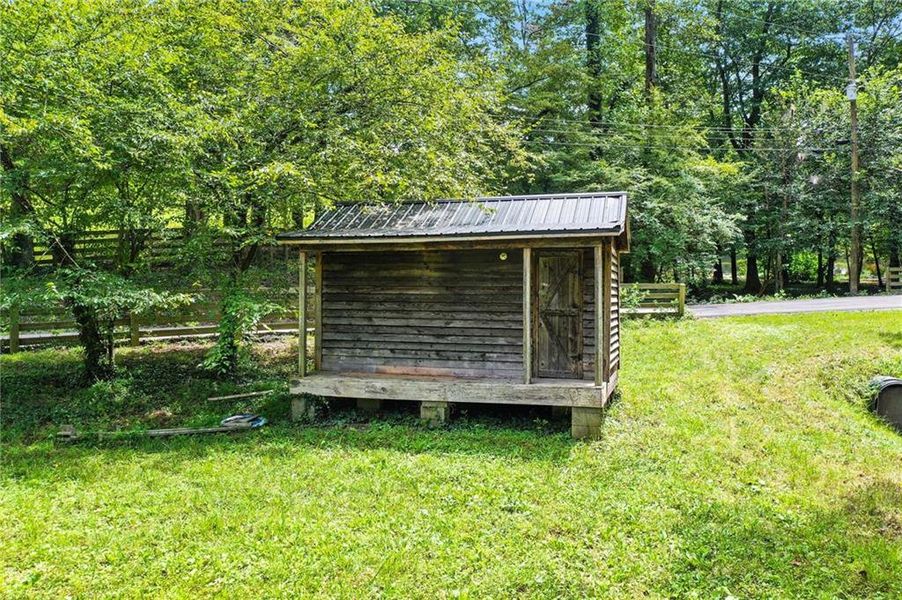 Exterior details and patio area of a home in , Talking Rock (Image 35).