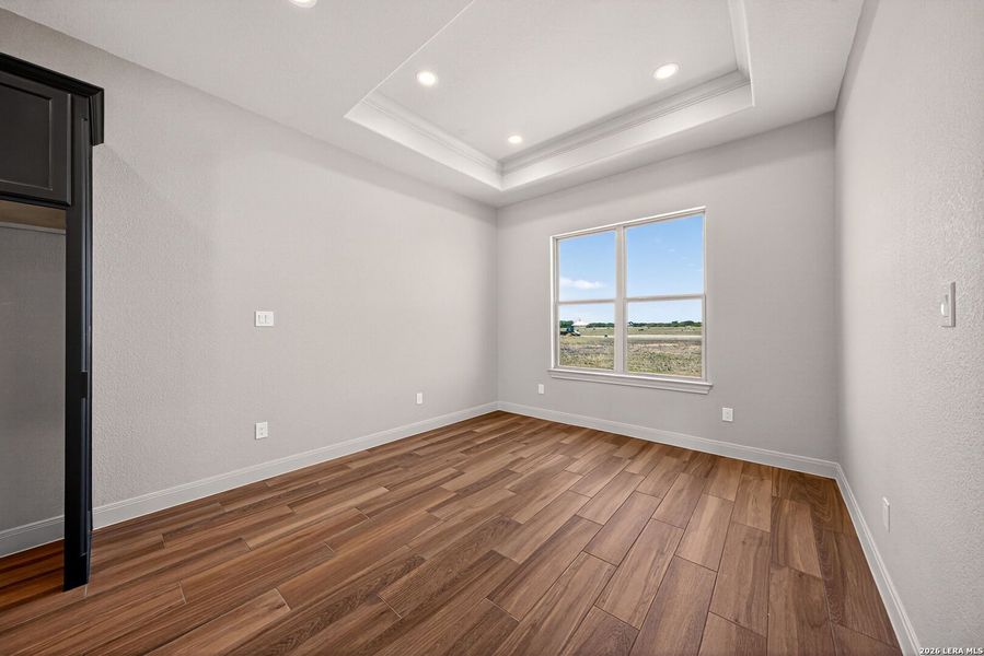 Spacious, unfurnished interior of a new home in Boehme Ranch, Castroville (Image 21).