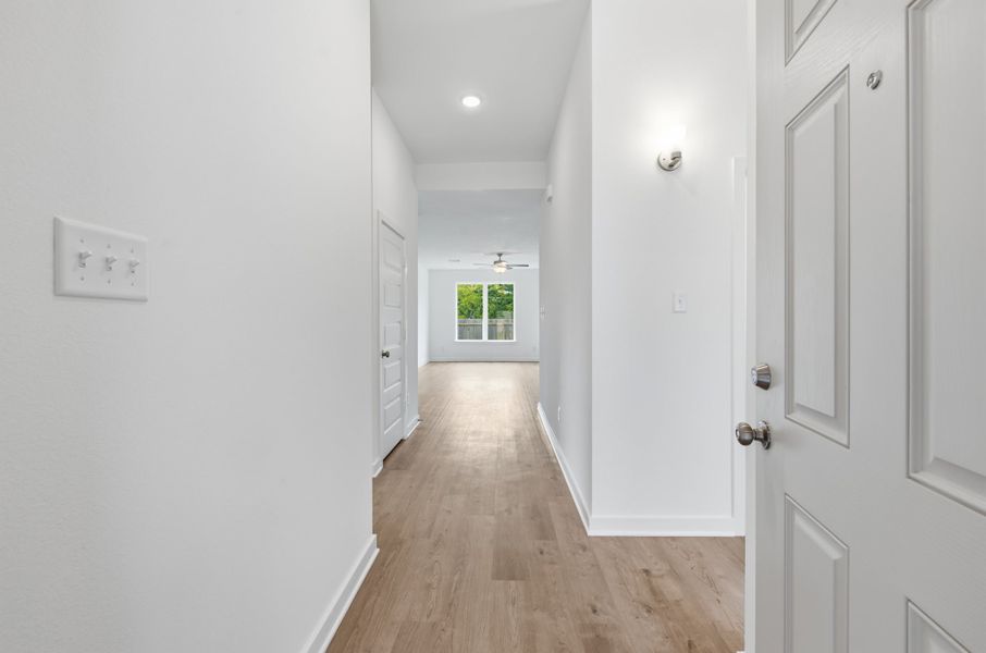 Spacious, unfurnished interior of a new home in The Reserve at Foxwood, Bryan (Image 7).