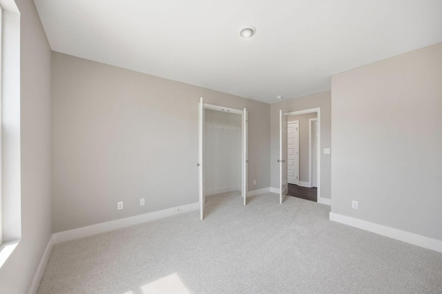 Flexible Guest Bedroom or Home Office Space