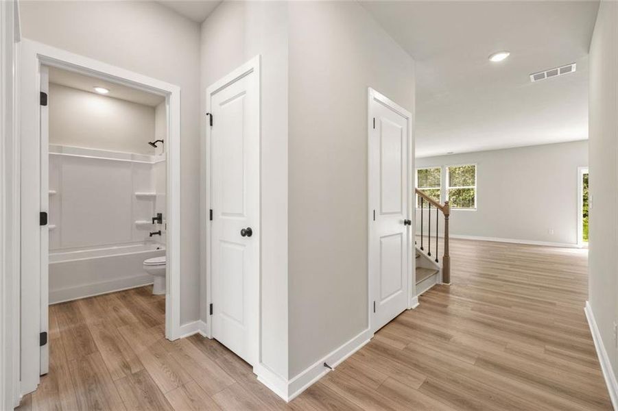 Spacious, unfurnished interior of a new home in Oak Grove Glen, Snellville (Image 27). Spacious, unfurnished interior of a new home in Oak Grove Glen, Snellville (Image 27).