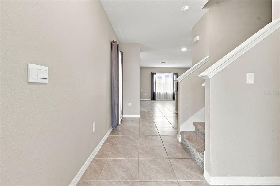 Spacious, unfurnished interior of a new home in , Wesley Chapel (Image 16).