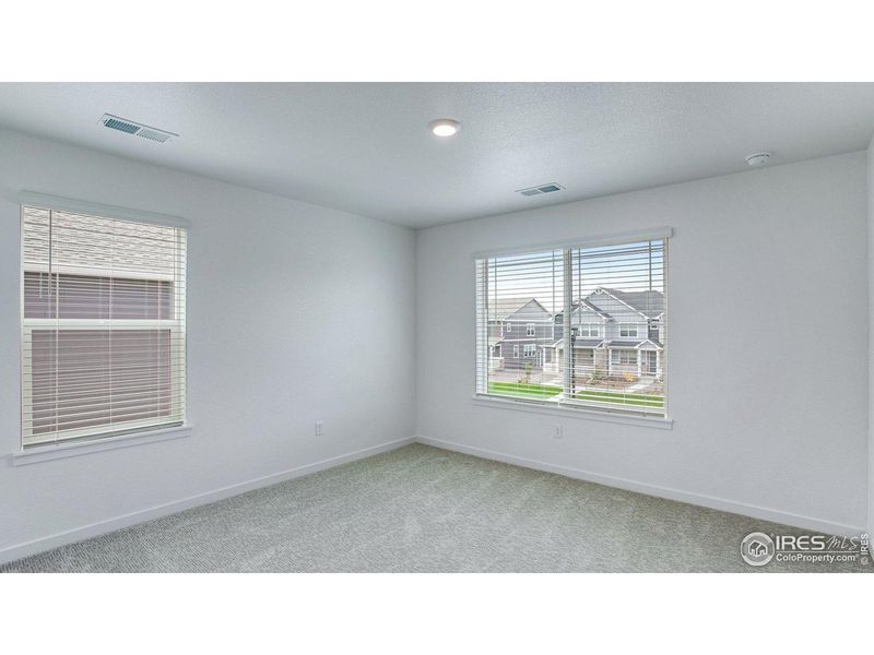 Spacious, unfurnished interior of a new home in Hansen Farm, Fort Collins (Image 15).