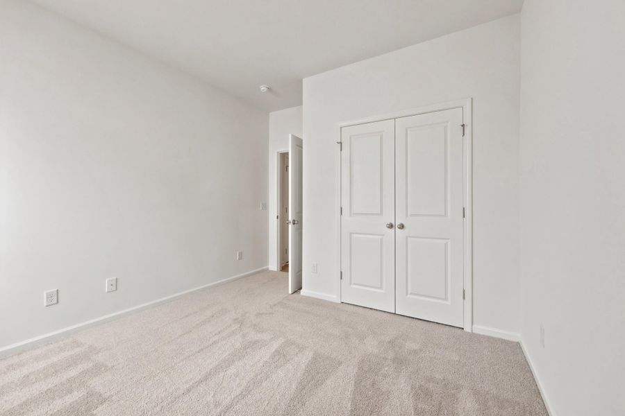 Spacious, unfurnished interior of a new home in Edgefield, Loris (Image 12). Spacious, unfurnished interior of a new home in Edgefield, Loris (Image 12).