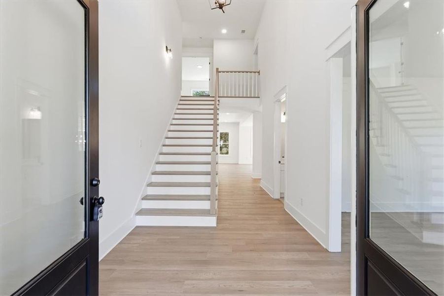 Spacious, unfurnished interior of a new home in , Waleska (Image 25).