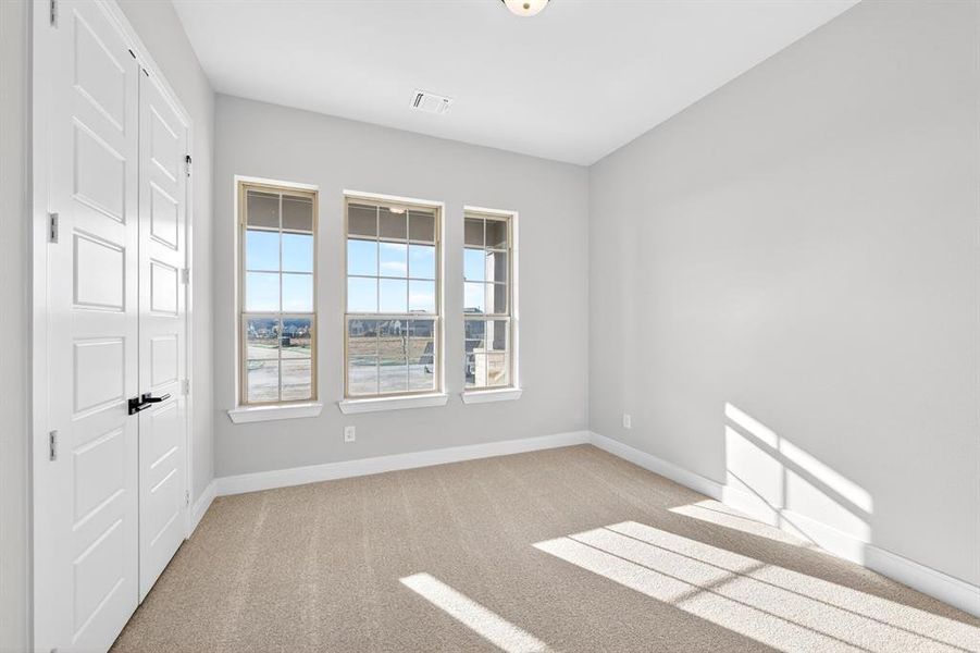 Spacious, unfurnished interior of a new home in Elements at Viridian - Signature Series, Arlington (Image 21).