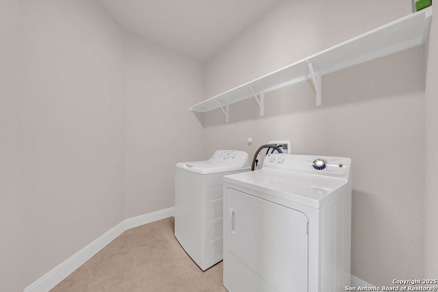 Furnished interior view inside a new home in Stillwater Ranch, San Antonio (Image 3). Furnished interior view inside a new home in Stillwater Ranch, San Antonio (Image 3).