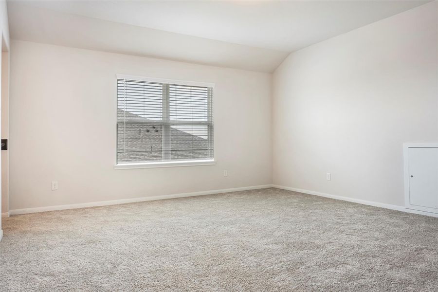 Spacious, unfurnished interior of a new home in Sunterra, Katy (Image 28).