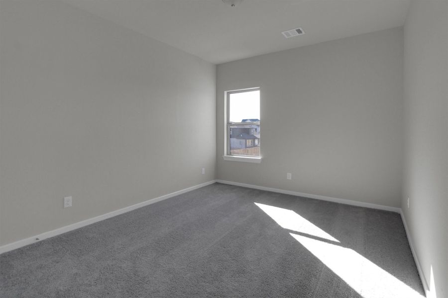 Spacious, unfurnished interior of a new home in Canterra Creek  60', Rosharon (Image 41).