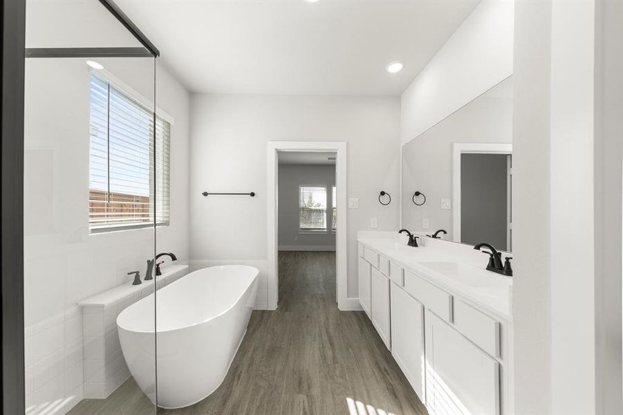 19. 705 Valley Pines - Bath (4) 19. 705 Valley Pines - Bath (4)