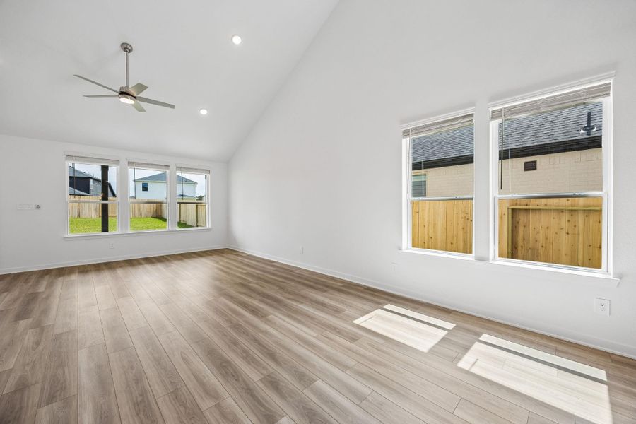 Spacious, unfurnished interior of a new home in Montgomery Bend, Montgomery (Image 21).
