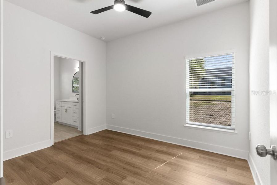 Spacious, unfurnished interior of a new home in , Plant City (Image 14).