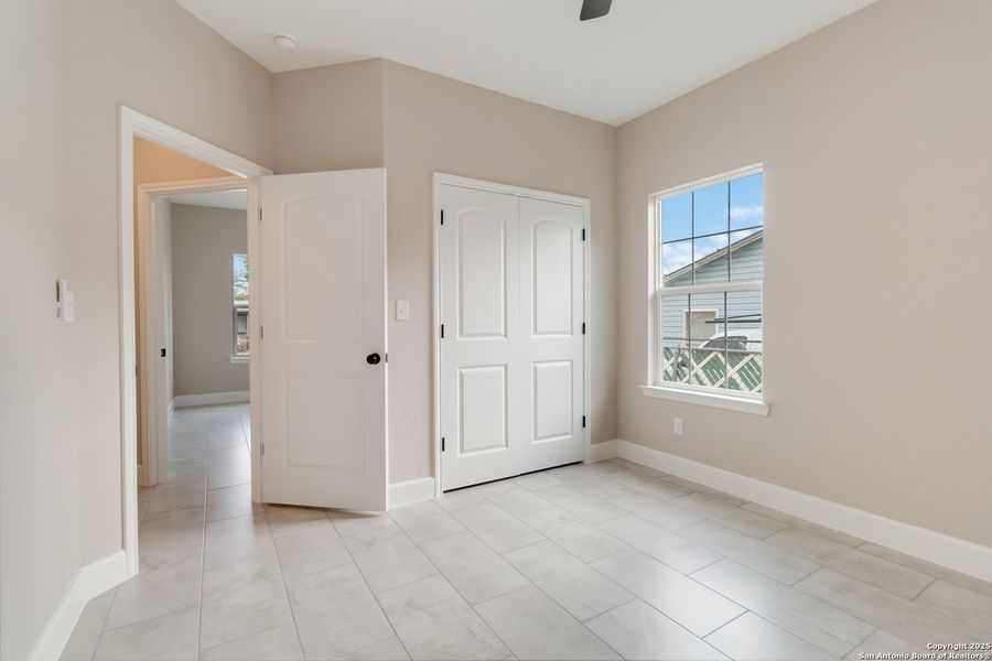 Spacious, unfurnished interior of a new home in , San Antonio (Image 23).