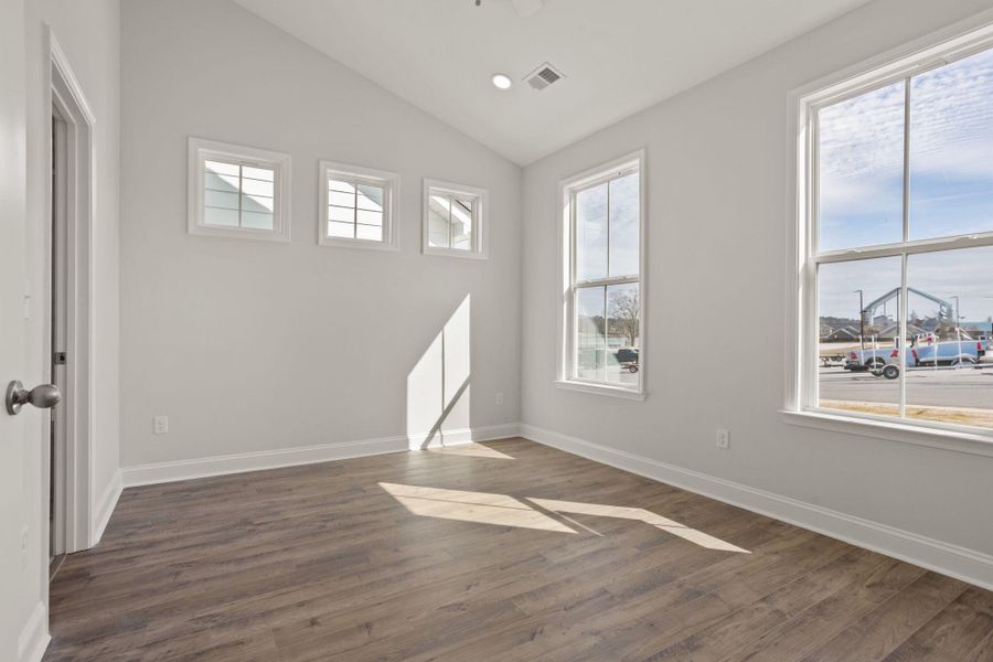 Spacious, unfurnished interior of a new home in , Greenwood (Image 12).