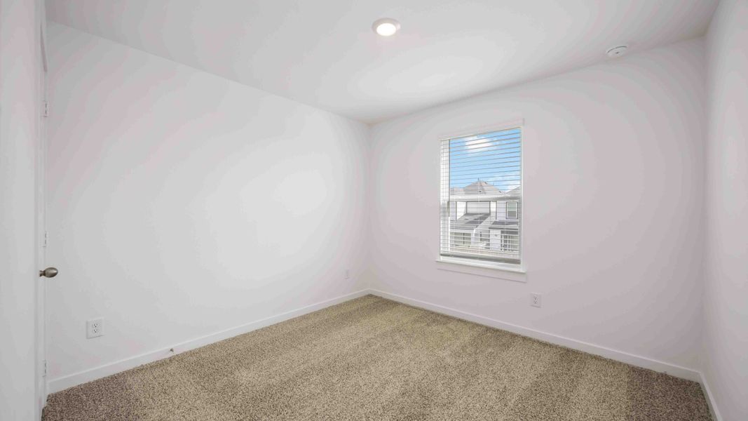 Spacious, unfurnished interior of a new home in Grand West, Houston (Image 10).