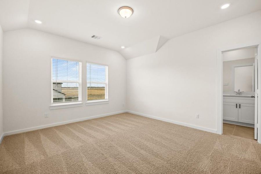 Spacious, unfurnished interior of a new home in Creekhaven, Arcola (Image 17).