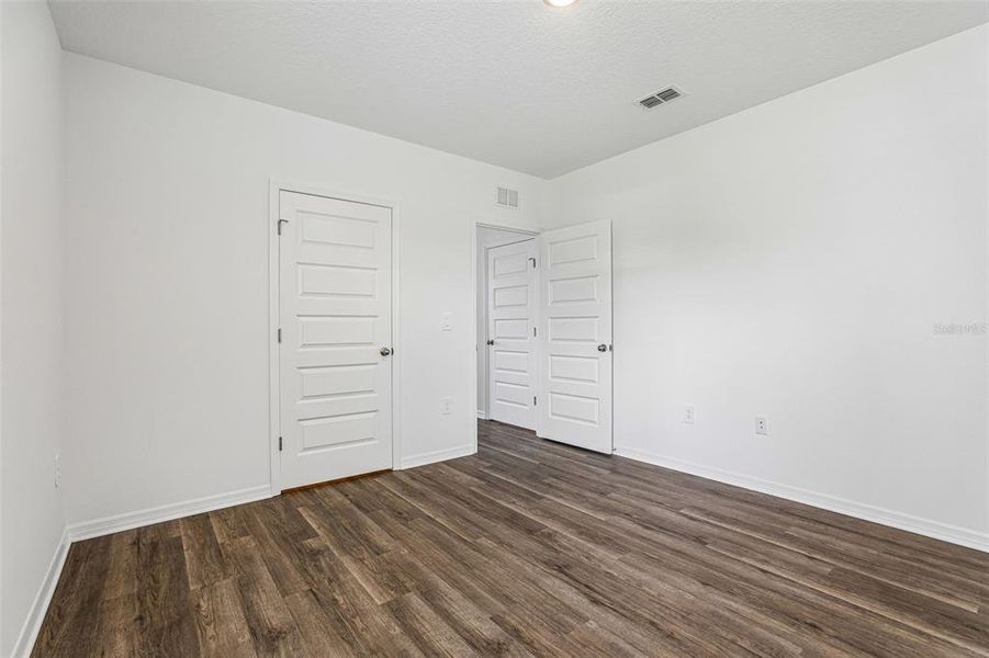 Spacious, unfurnished interior of a new home in , Davenport (Image 27).