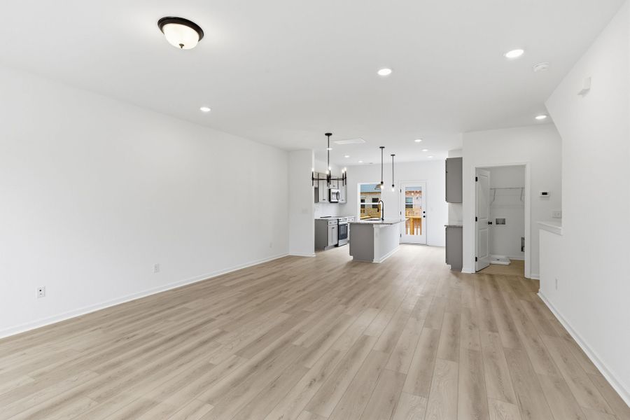 Spacious, unfurnished interior of a new home in Sweetbriar Place, Lebanon (Image 15).