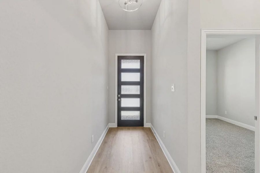 Spacious, unfurnished interior of a new home in Summer Crest, Crowley (Image 14).