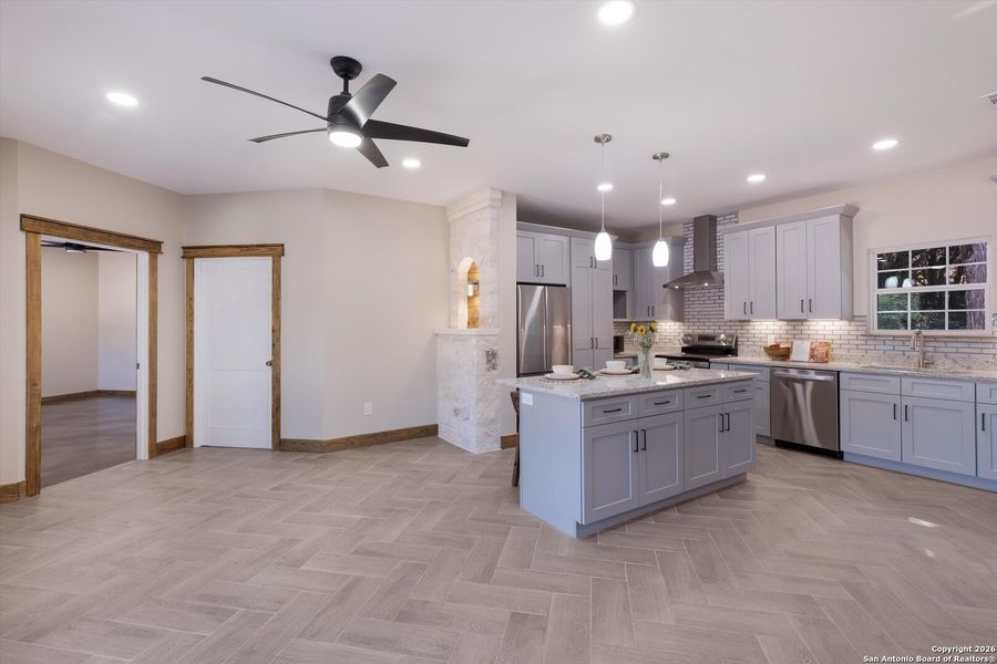 Furnished interior view inside a new home in , Bandera (Image 9).