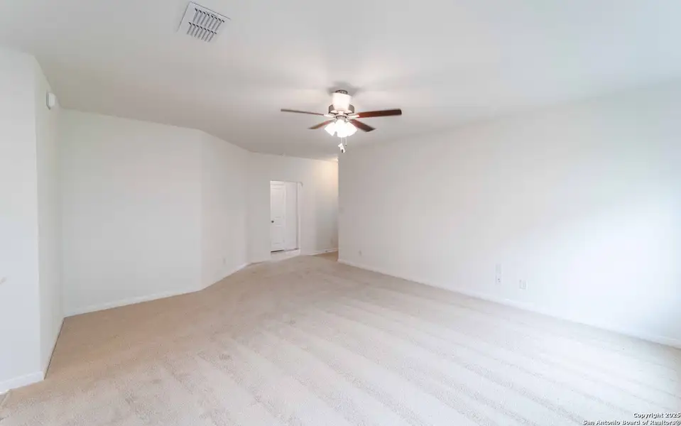 Spacious, unfurnished interior of a new home in Cloud Country, New Braunfels (Image 7). Spacious, unfurnished interior of a new home in Cloud Country, New Braunfels (Image 7).