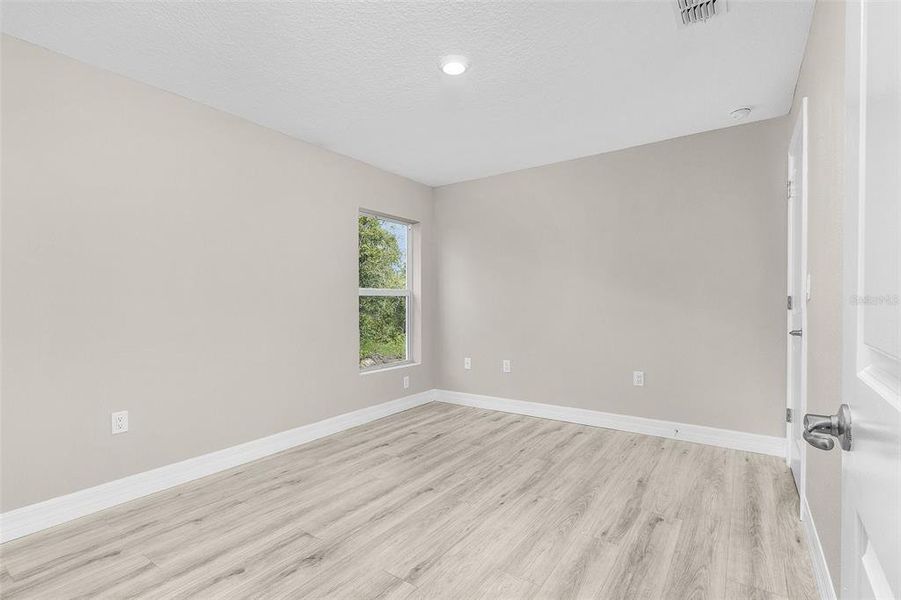 Spacious, unfurnished interior of a new home in , North Port (Image 16).