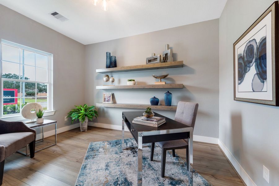 Furnished interior view inside a new home in Saddlebrook Estates, Waxahachie (Image 4). Furnished interior view inside a new home in Saddlebrook Estates, Waxahachie (Image 4).