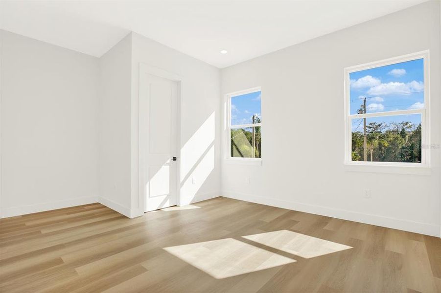 Spacious, unfurnished interior of a new home in , Hernando Beach (Image 26).