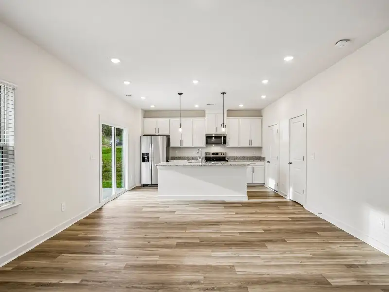 Spacious, unfurnished interior of a new home in Crestview - Ridge Series, Hermitage (Image 10).