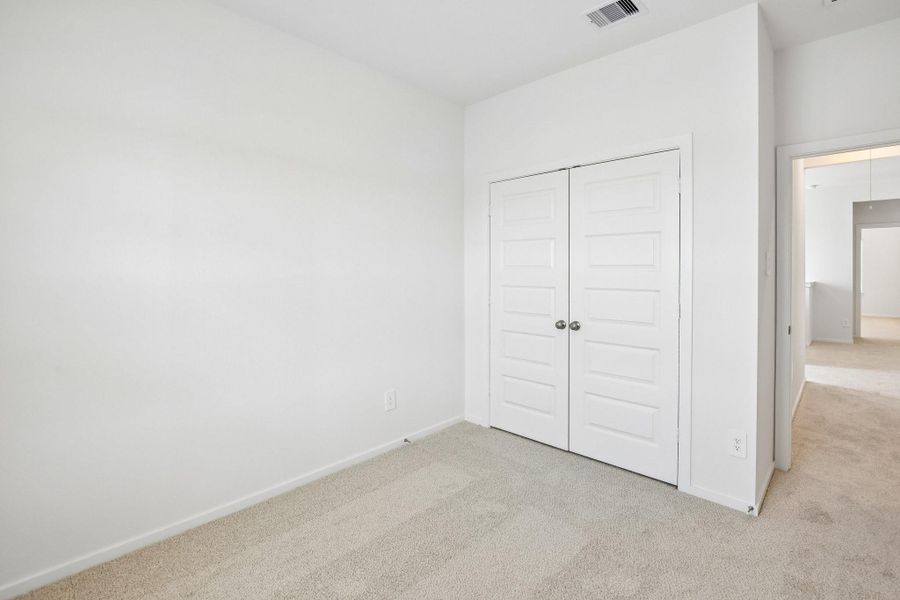Spacious, unfurnished interior of a new home in Kemah Crossing - City Series, Kemah (Image 20).