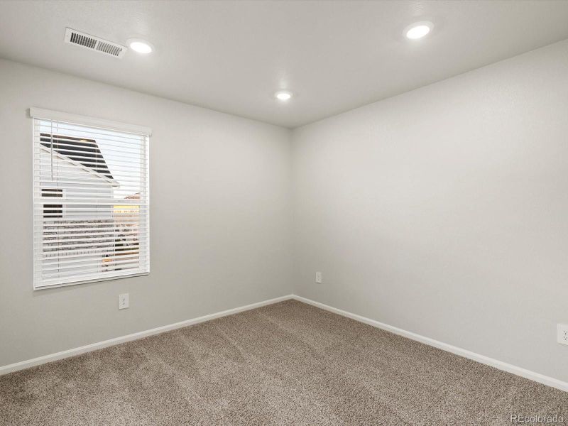 Spacious, unfurnished interior of a new home in , Aurora (Image 12).