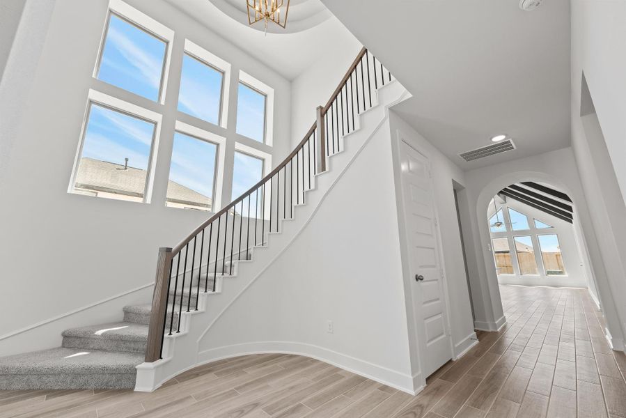 Representative image. Features, specifications, selections and colors may vary. Representative image. Features, specifications, selections and colors may vary.