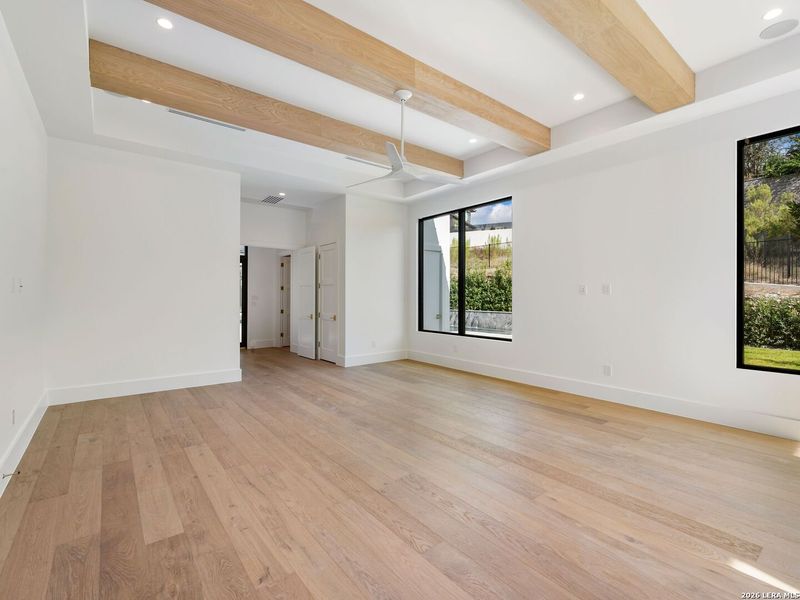 Spacious, unfurnished interior of a new home in , San Antonio (Image 57).