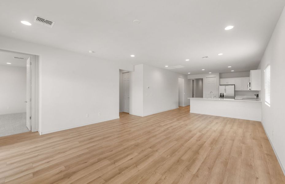 Spacious, unfurnished interior of a new home in Hayden Estates, Buckeye (Image 13). Spacious, unfurnished interior of a new home in Hayden Estates, Buckeye (Image 13).