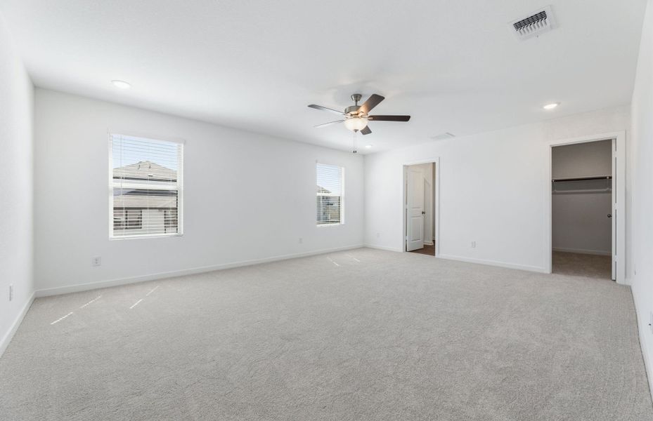 Spacious, unfurnished interior of a new home in Sonterra, Jarrell (Image 32).