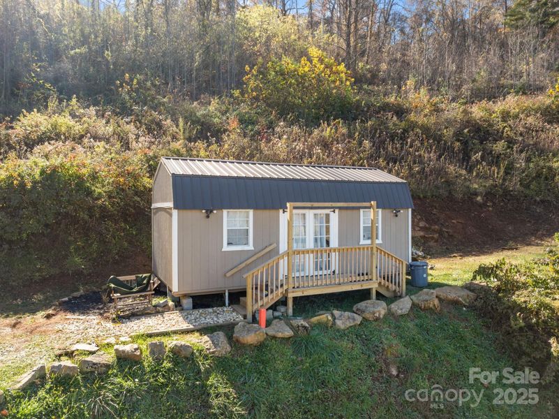 Studio/Tiny Home (water, electric, sewer hook-up capable)